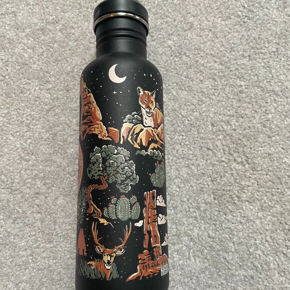 Klean Kanteen Non-Insulated Water Bottle (27 oz) - Picture 3 of 6